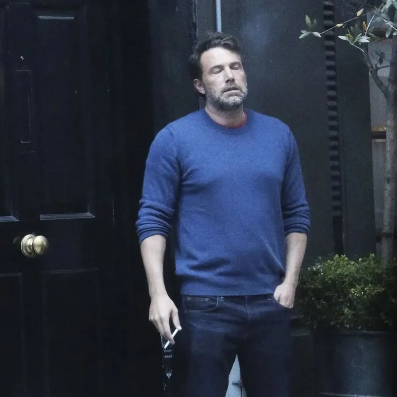 Another angle of the Ben Affleck smoking meme