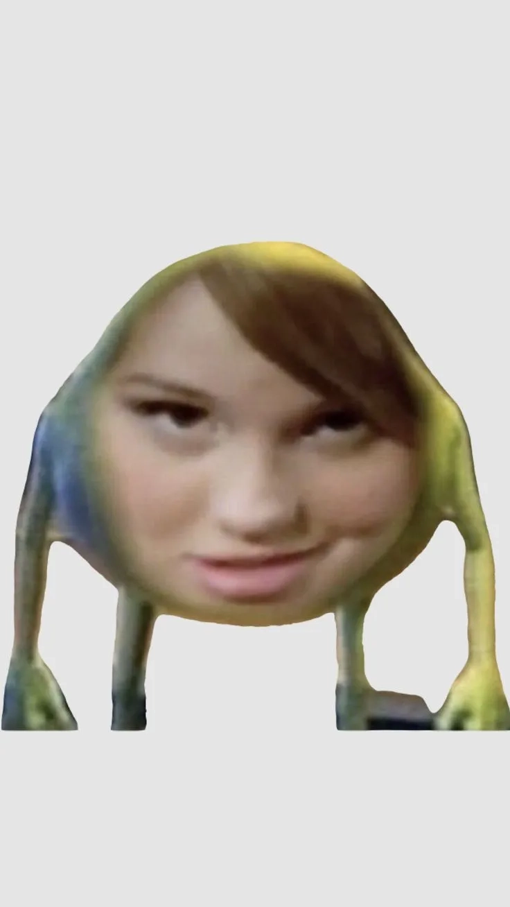 The unforgettable Debby Ryan smirk