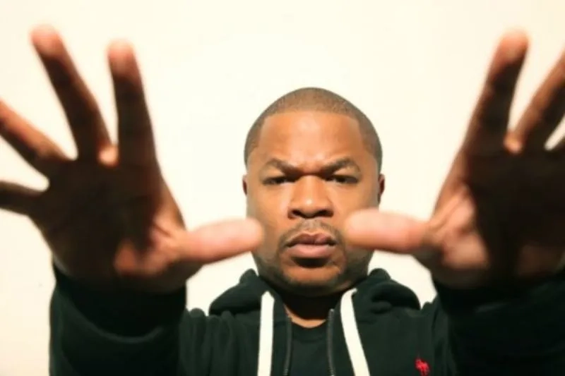 The hilarious putting a tv in your tv meme