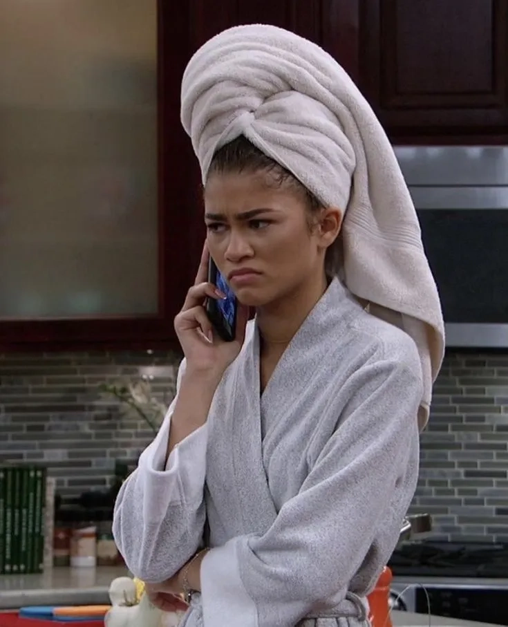 A stunning Zendaya Met Gala meme look