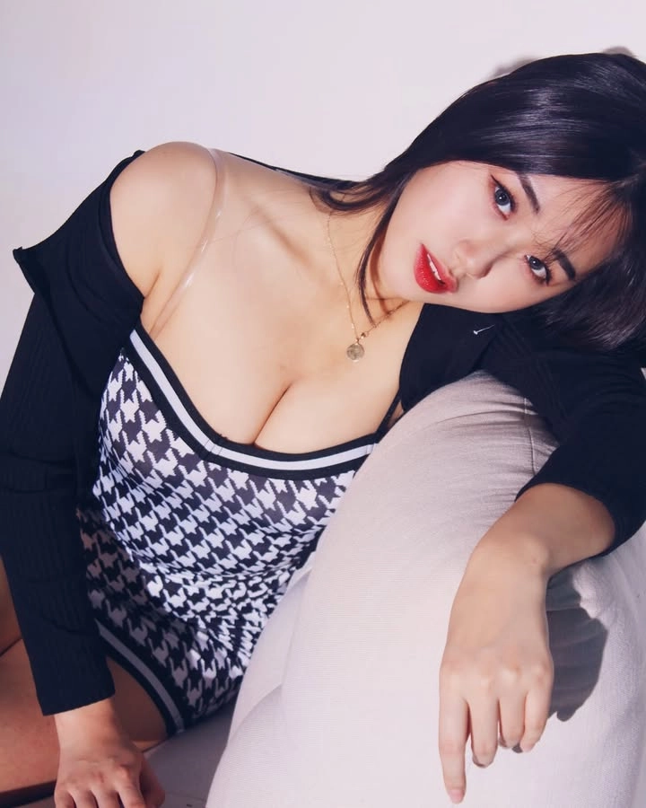 Fit girl sex video pulses sculpted perfection and razor-sharp molten seduction