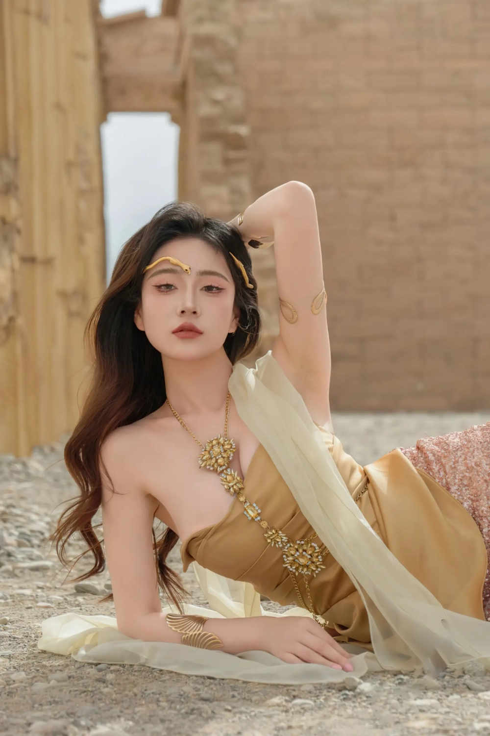 Girl photo without clothes radiates pure skin heat and molten intensity