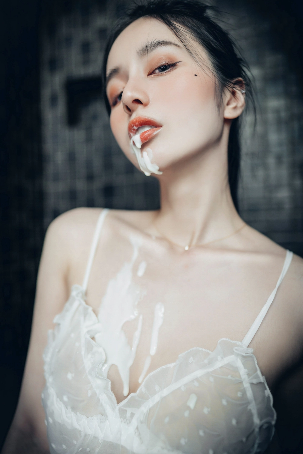 Sex girl photos freeze scorching curves and instant magnetic golden fire